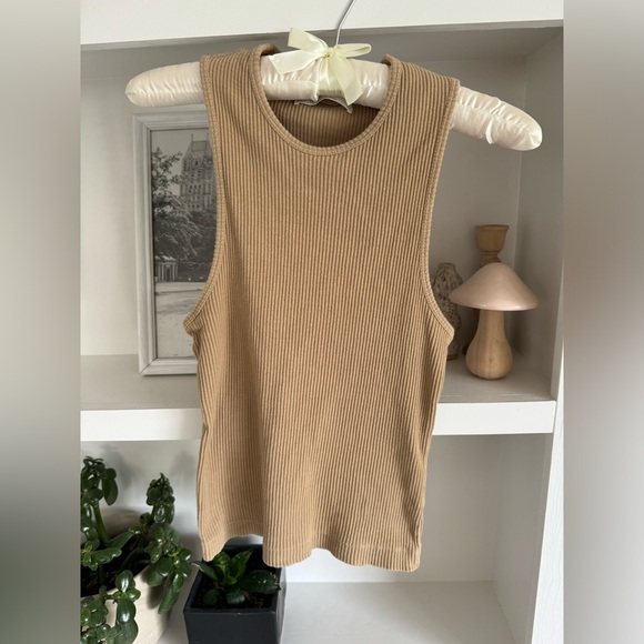 Oak + Fort Ribbed crop tank caramel - Picture 2 of 3